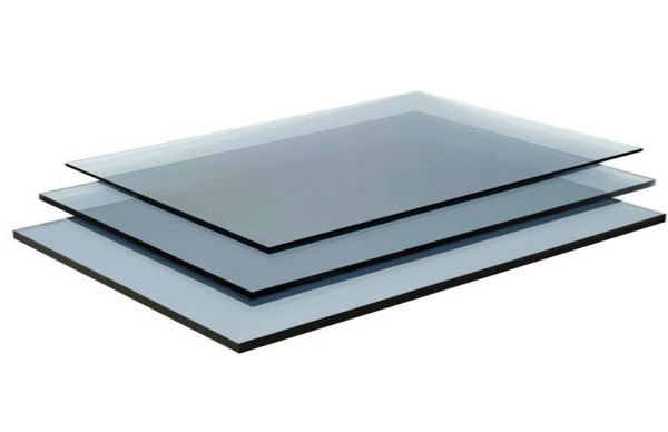 Полікарбонат для навісу: чим відрізняється від інших матеріалів